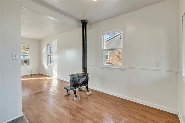 Building Photo - 4504 Drexel Ave