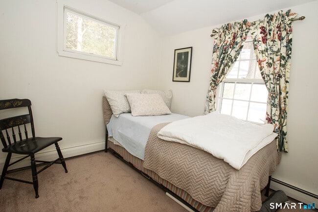 Building Photo - 67 Lake Lillinonah Rd N