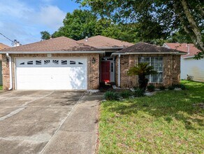 Building Photo - 509 Rush Park Cir