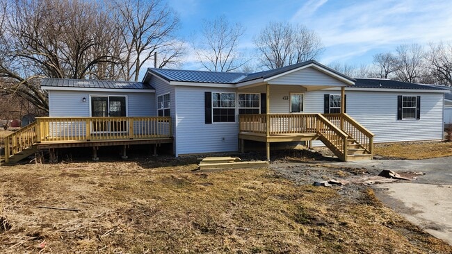 Building Photo - 433 N Crotty Ln