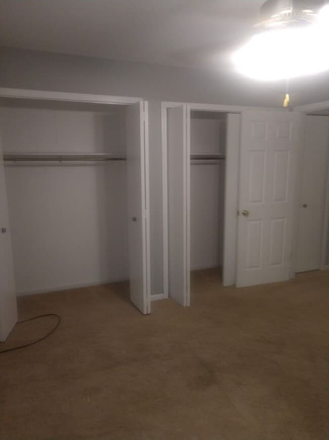 Building Photo - Three Bedroom Ranch Available July 2026!