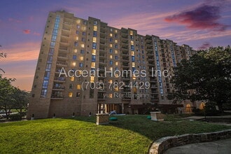 Building Photo - 4500 S Four Mile Run Dr