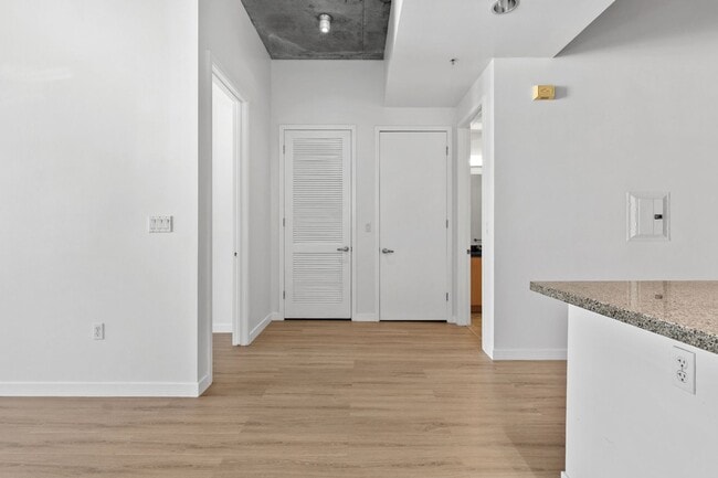 Building Photo - BRAND NEW FLOORS! Spacious 2 Bedroom 2 Bathroom at M2i in Downtown San Diego