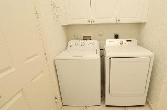 Building Photo - 9183 Bay Point Cir