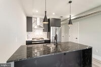 Building Photo - 526 Brown St