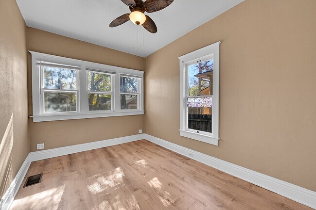 Building Photo - $1,750.00 - 2 Bedrooms, 1 Bathroom, Single...