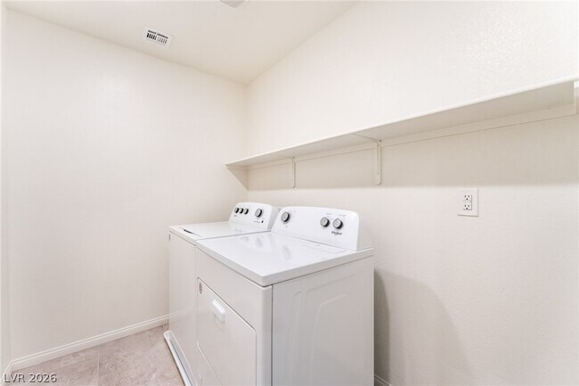 Building Photo - 410 Larksong Ave