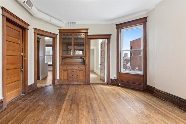 Building Photo - 3751 N Clifton Ave
