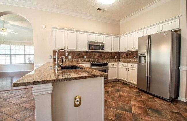 Building Photo - 126 Cottonwood Dr