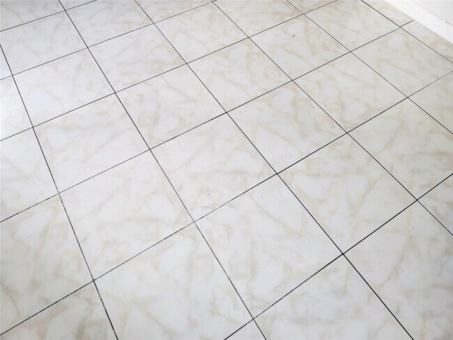 Building Photo - 5590 NW 61st St