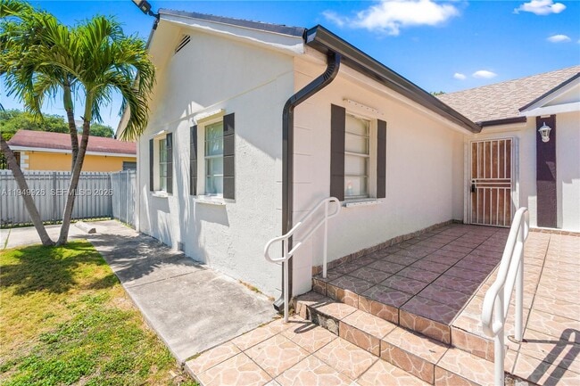 Building Photo - 113 NW 57th St