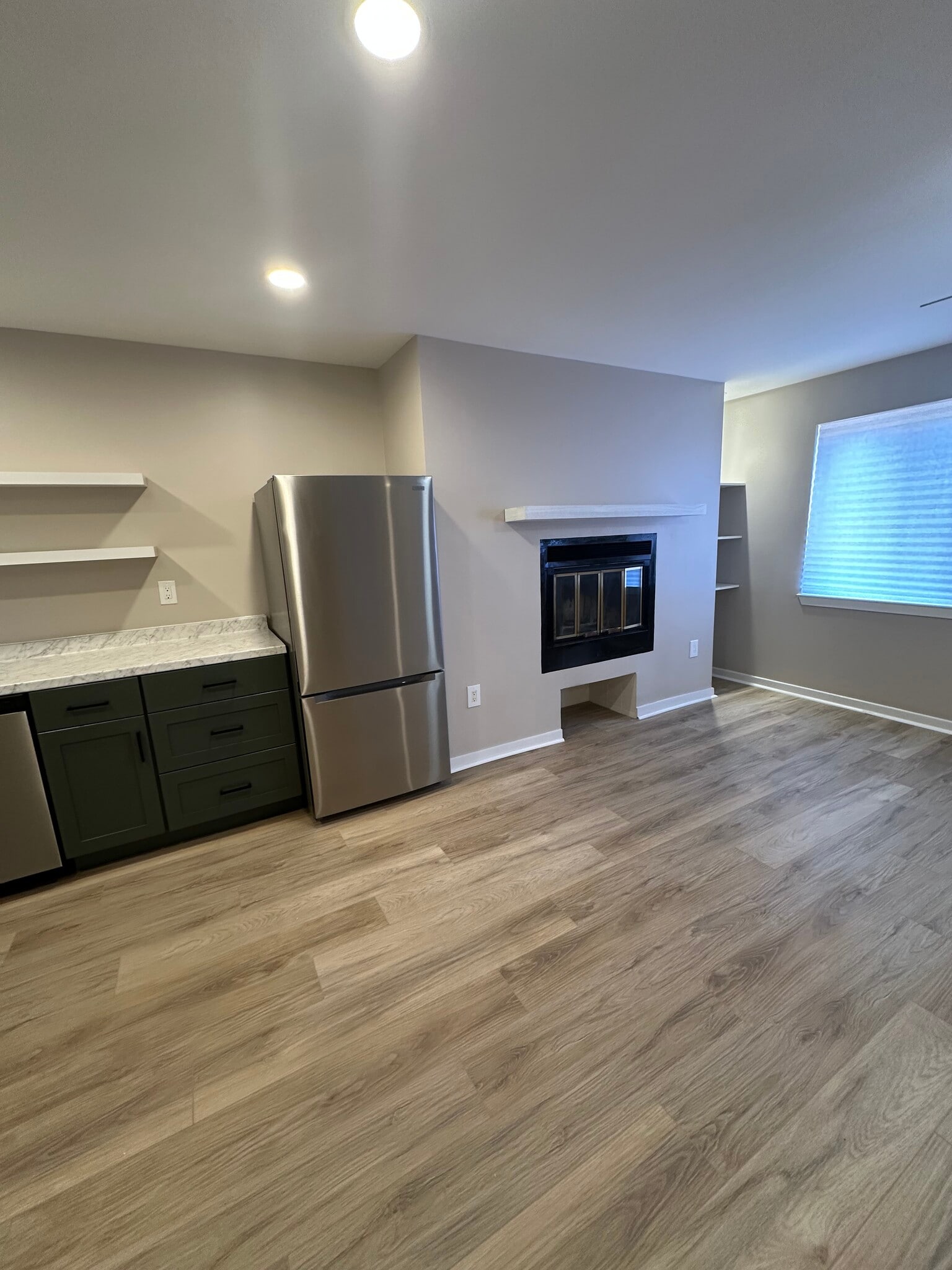 Kitchen/Living room - 423 S Sharp St