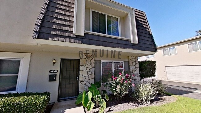 Building Photo - 10062 Los Coyotes Ct