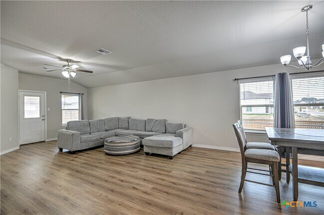 Building Photo - 1957 Rosson St