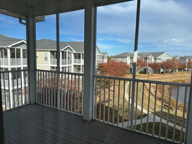 Building Photo - Spacious 3rd Floor Apartment in The Village of 5 Points – Lewes, DE