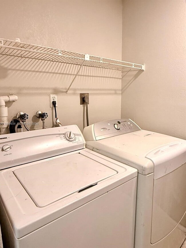 Building Photo - 833 NW 81st Terrace