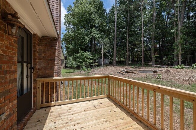 Building Photo - 1151 Brookwood Dr