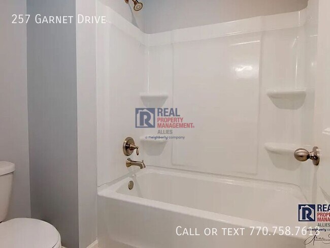 Building Photo - 257 Garnet Dr