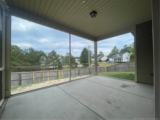 Building Photo - 3900 Limwert Ln