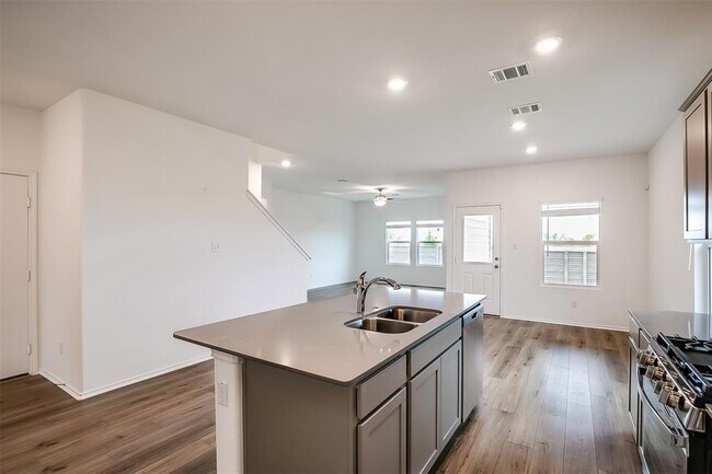 Building Photo - 414 Sebring Cir