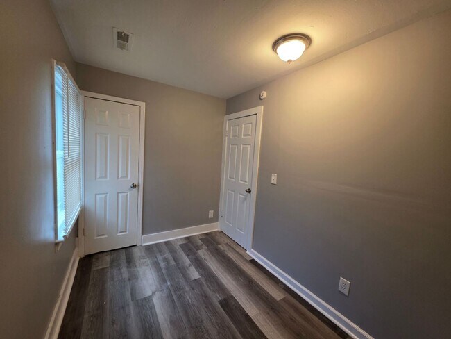 Building Photo - Single-Level 3 Bedroom, 2 Bath Home in Kansas City