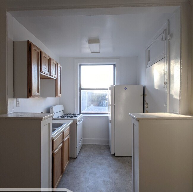 Building Photo - 2334 N Spaulding Ave