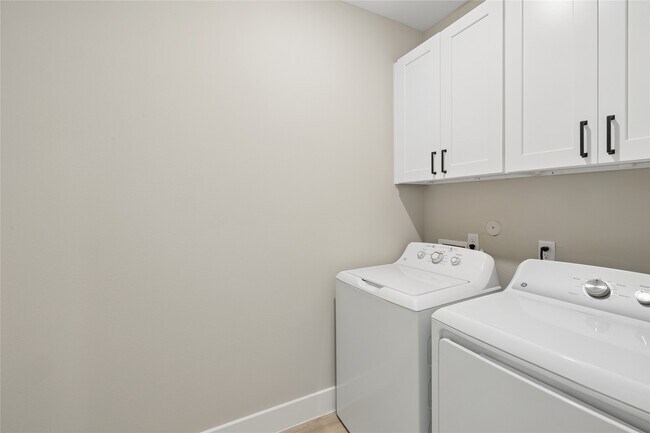 Building Photo - 20019 Venetto St