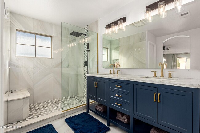 Building Photo - 3726 W Villa Linda Dr