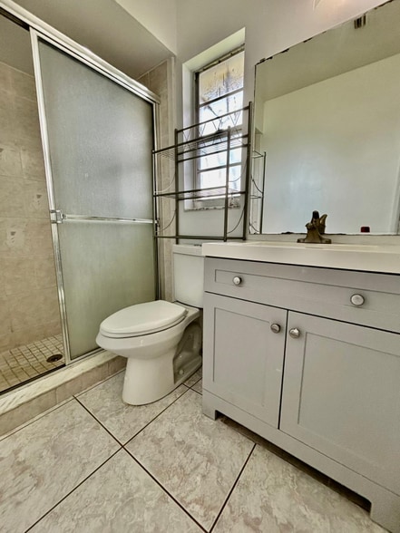 Building Photo - 5665 Nokomis Cir