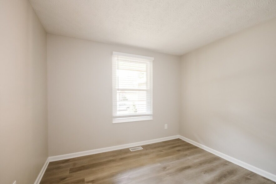 Building Photo - 4419 Deerview Ct