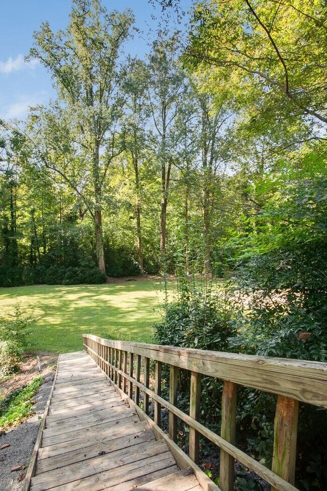 Building Photo - Druid Hills Hidden Gem! 4Bed-3 Bath, Hardwood Floors, Available NOW!