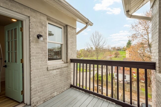 Building Photo - MOVE IN TODAY, CHECK OUT THIS STUNNING 2-BEDROOM IN DORMONT!