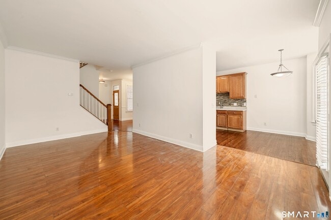 Building Photo - 13 Paulding Terrace