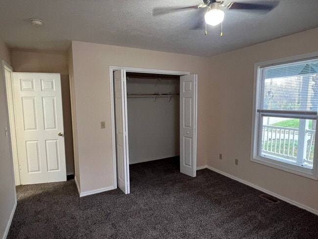 Building Photo - 1021 E Lynn St