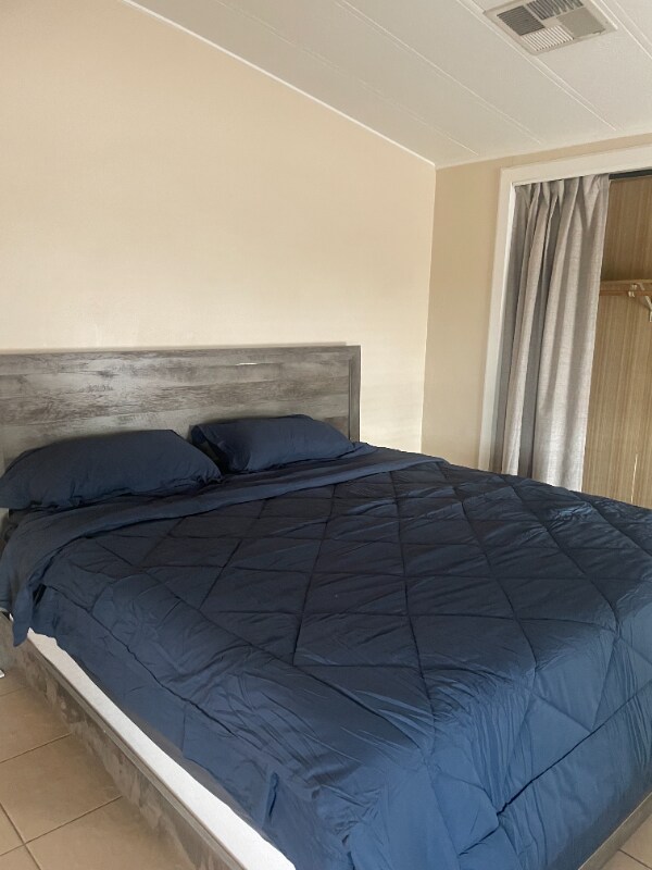 Building Photo - 2111 S 248th Ave