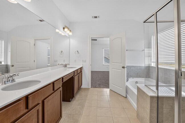 Building Photo - 221 Sand Lily Ln