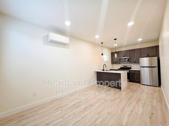 Building Photo - 3350 Lockwood Dr
