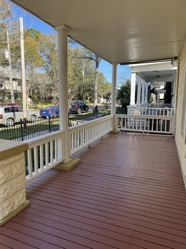 Building Photo - 4 bedroom 3 bath Springfield home with Off street parking