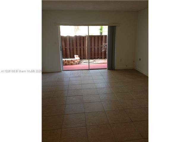 Building Photo - 13714 SW 90th Ave