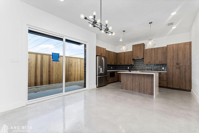 Building Photo - 4509 22nd Pl