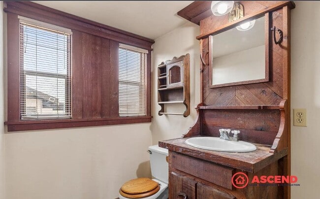 Building Photo - 400 E Belle Terrace