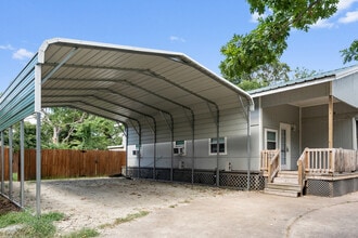 Building Photo - 112 Queenswood Dr