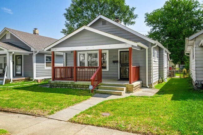 Building Photo - 1215 N Warman Ave