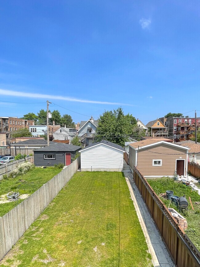 Building Photo - 2129 N Kimball Ave