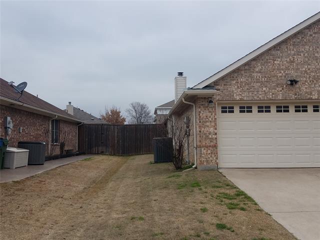 Building Photo - 305 Foreston Dr