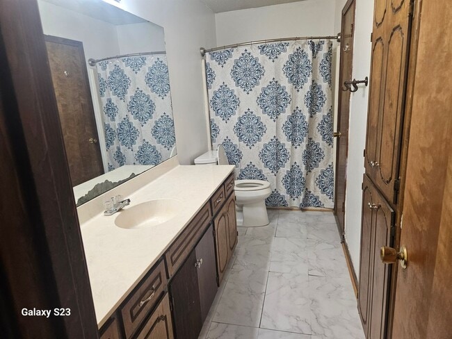 Building Photo - Remodeled 3 Bedroom Home