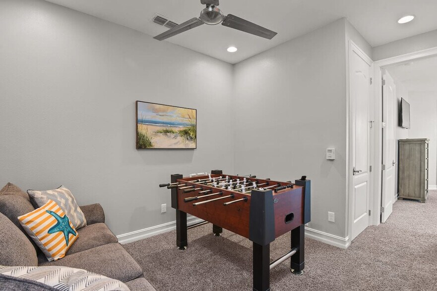 Building Photo - 132 Mediterranean Way