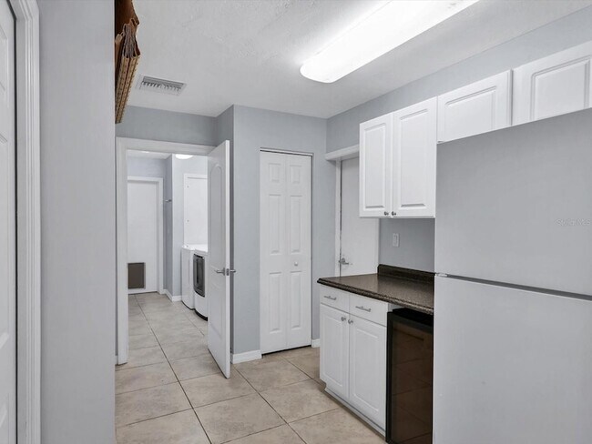 Building Photo - 3424 Tanglewood Dr