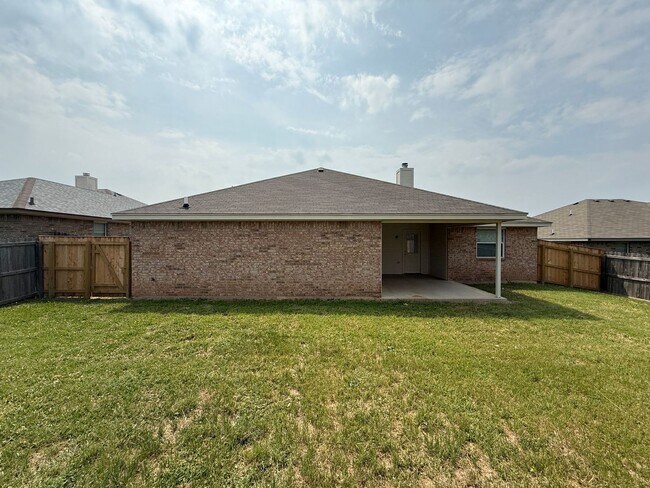 Building Photo - 3906 Kevin Shaw Dr