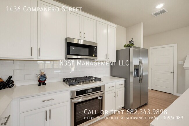 Building Photo - 1436 Companero St
